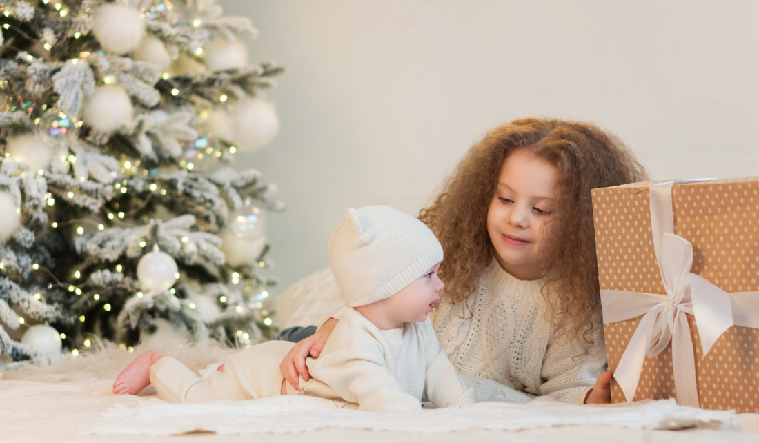 Noël : nos idées cadeaux pour les bébés de 0 à 1 an